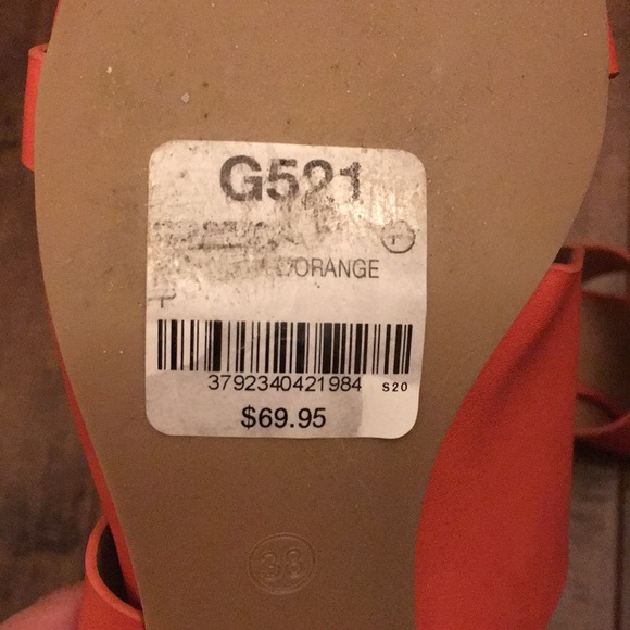 Brand new with tags Le Chateau Orange Sandal - Picture 4 of 4